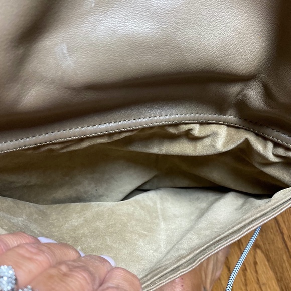 Unique Crossbody - Picture 5 of 6